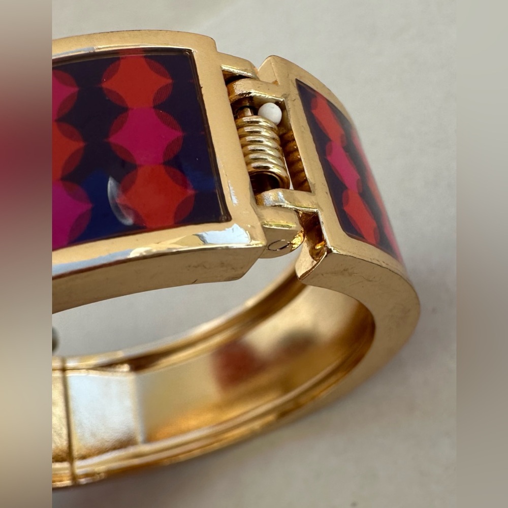Avon Signature Pink And Purple Goldtone “Joyful Beautiful Bangle” - Picture 13 of 15